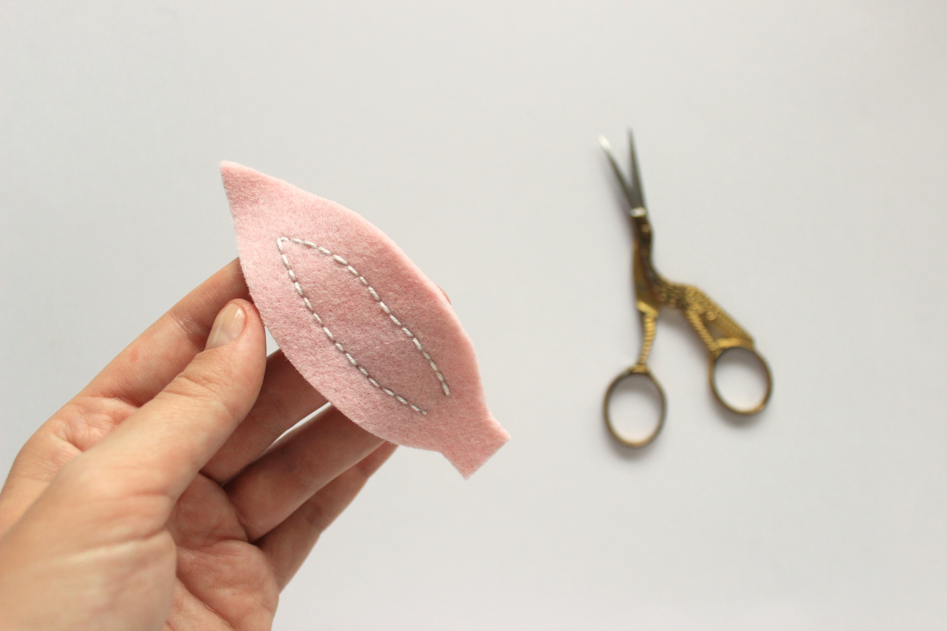 tutorial scarpine da neonato a forma di coniglio fai da te feltro e pannolenci