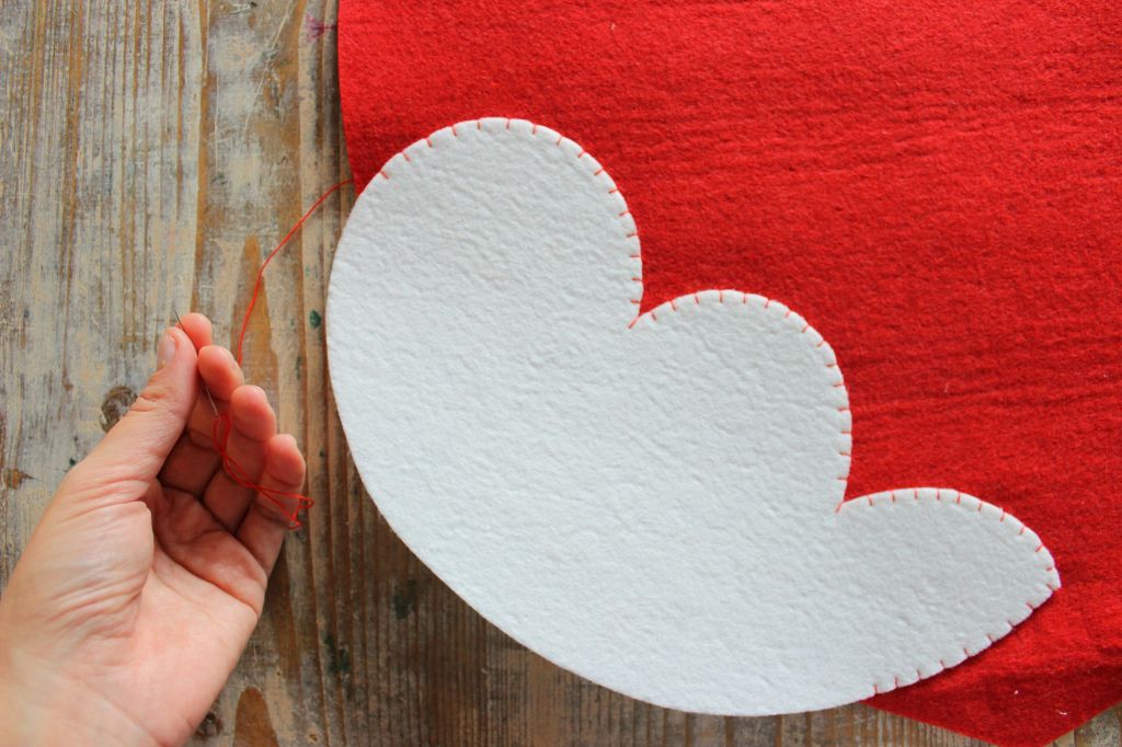 cuore rosso feltro pannolenci cucito a mano fai da te tutorial 