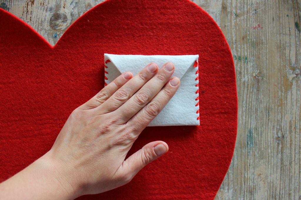 come cucire una tovaglietta in feltro e pannolenci fai da te regali originali 