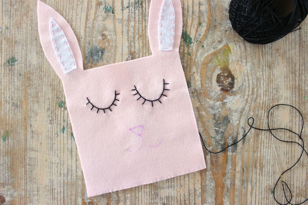 tutorial sacchetto porta cioccolatini pannolenci cucito a mano