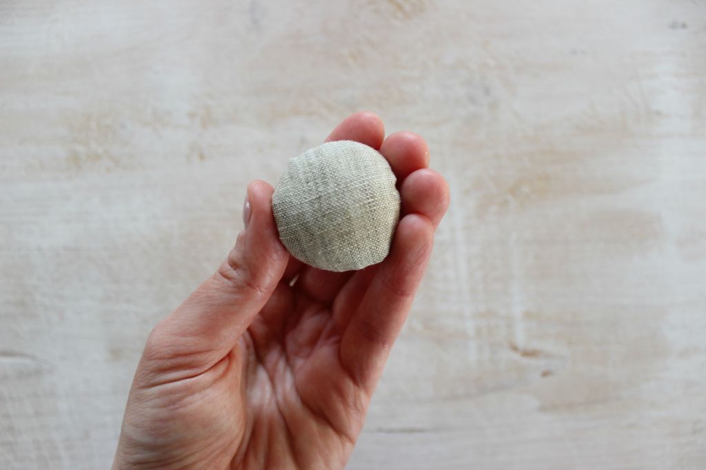 bomboniera fai da te decorazione fiore di stoffa fatto a mano