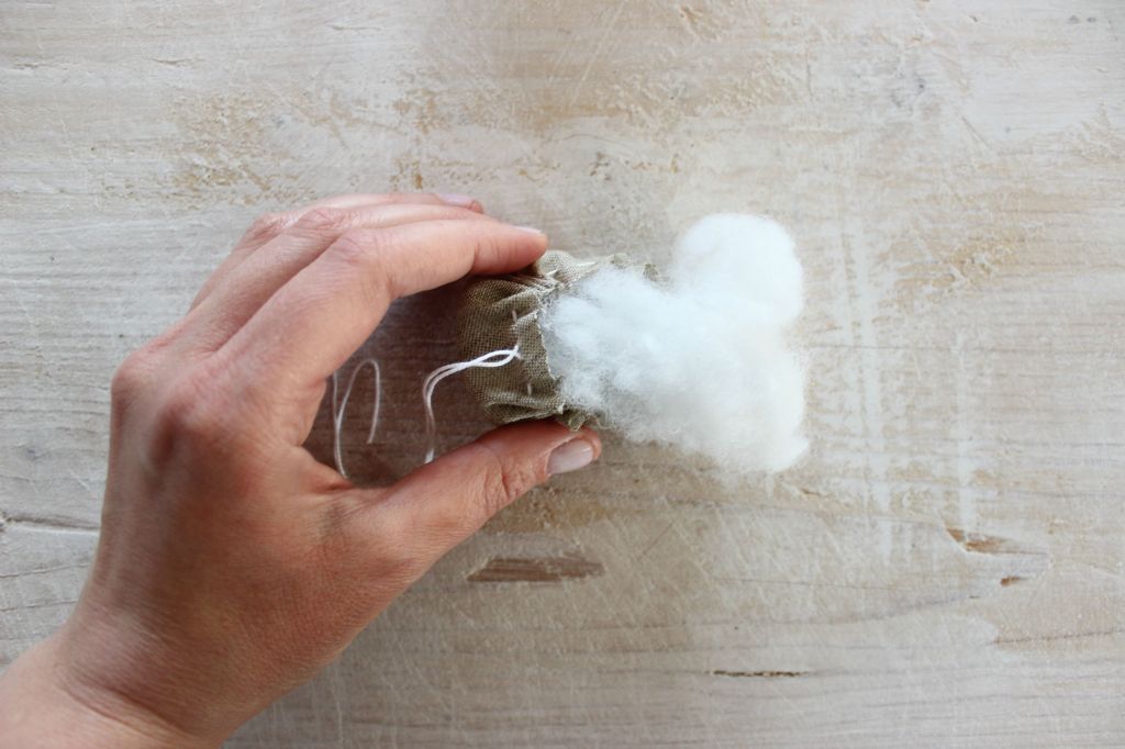 fiori in stoffa imbottiti riciclo scampoli di tessuto fiori fai da te