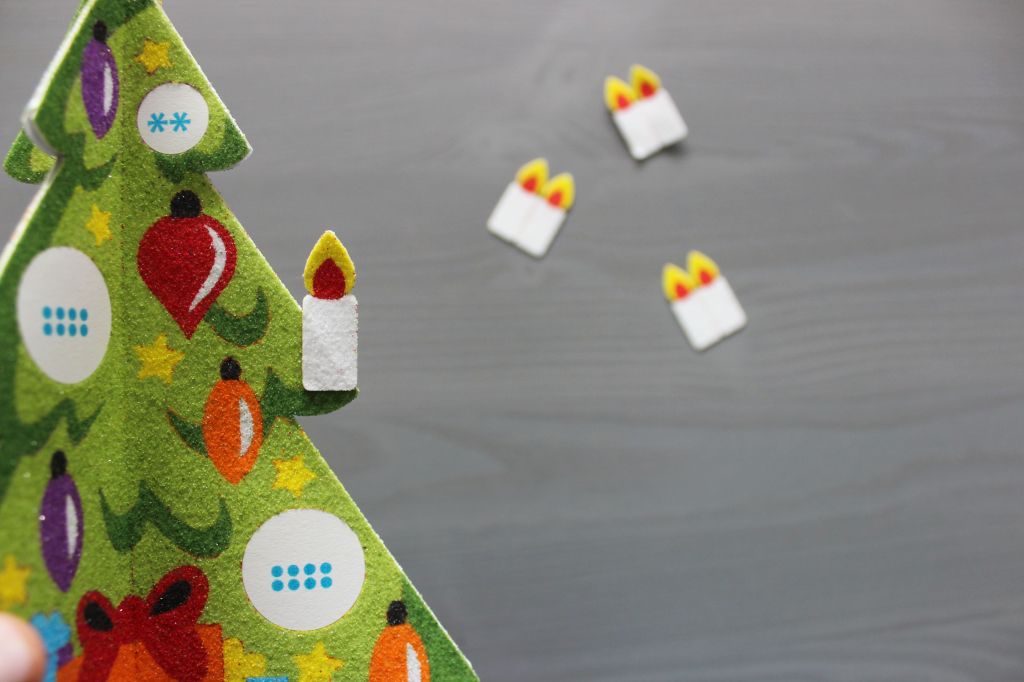 albero natalizio di carta fatto a mano