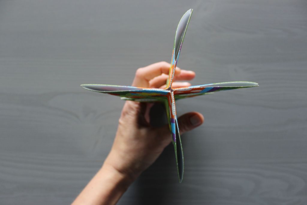 come creare un albero di Natale di carta tridimensionale